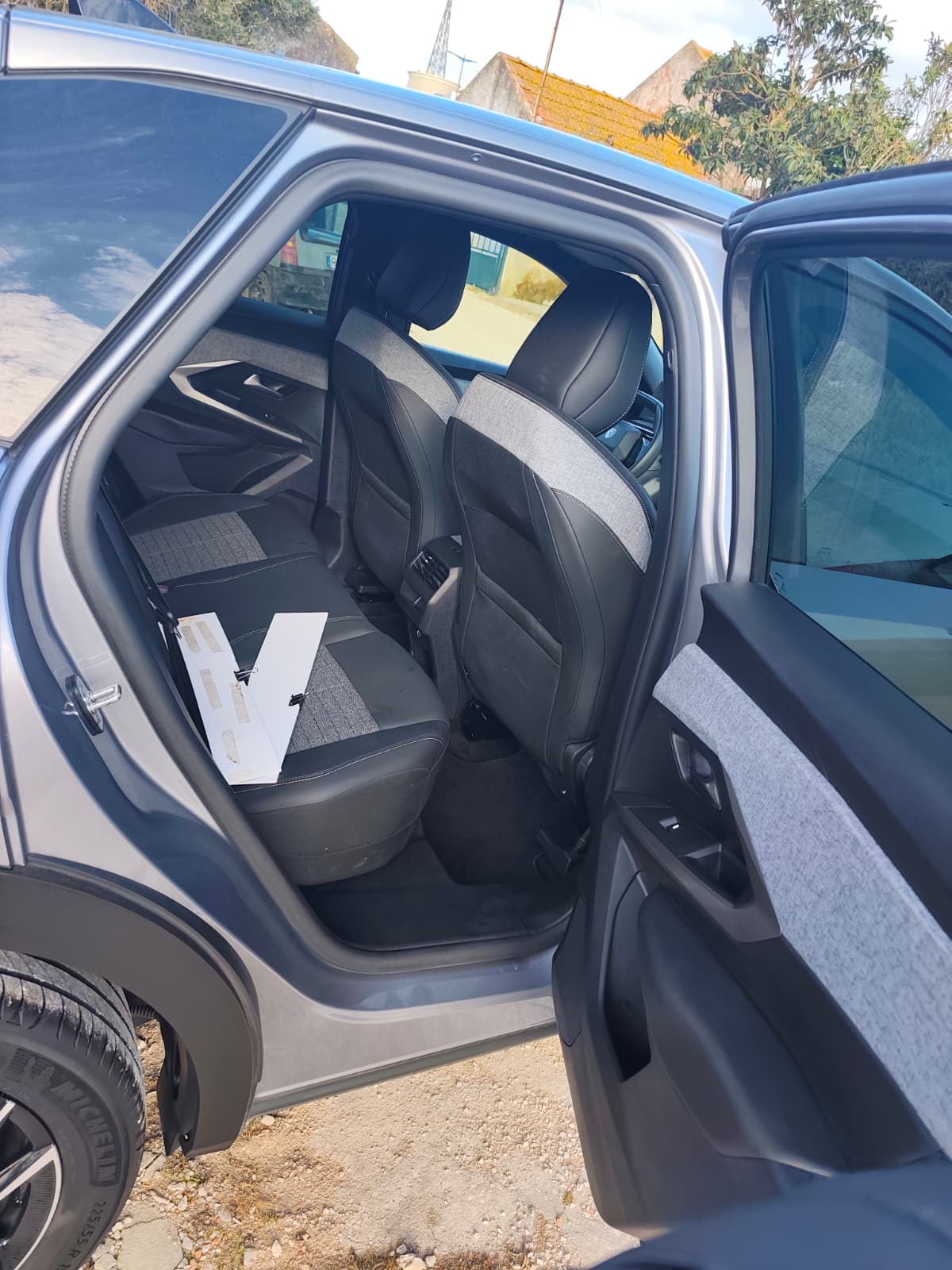 Peugeot 3008 Hybrid 2025 – Como Novo