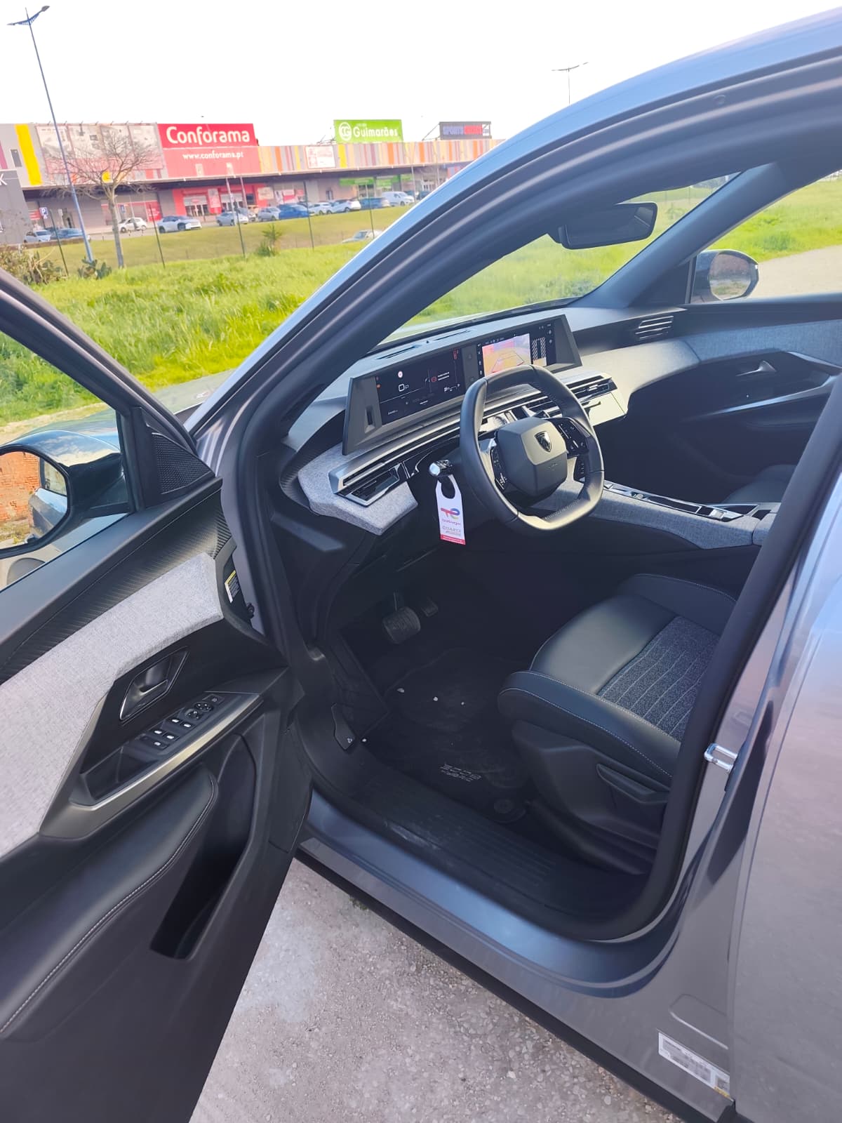 Peugeot 3008 Hybrid 2025 – Como Novo