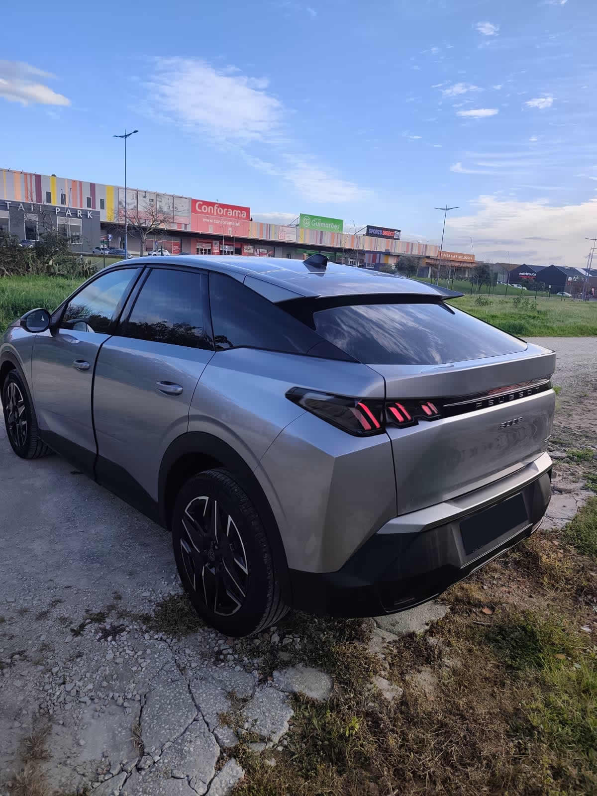 Peugeot 3008 Hybrid 2025 – Como Novo