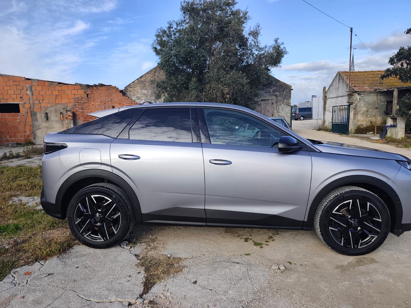Peugeot 3008 Hybrid 2025 – Como Novo