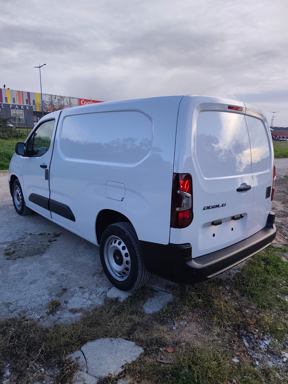 Fiat Doblò 2026 – NOVO (0 km) – 1.5 BlueHDi – 3 Lugares